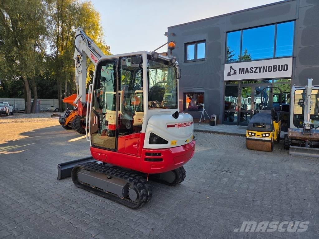 Takeuchi TB230 + HS03 Mini bagri <7t
