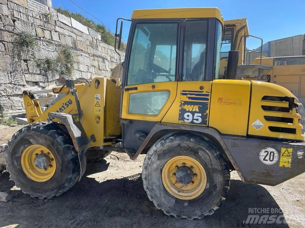 Komatsu WA95-3 Kolesni nakladalci
