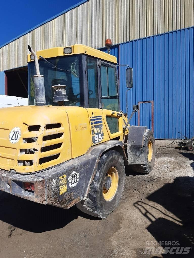 Komatsu WA95-3 Kolesni nakladalci