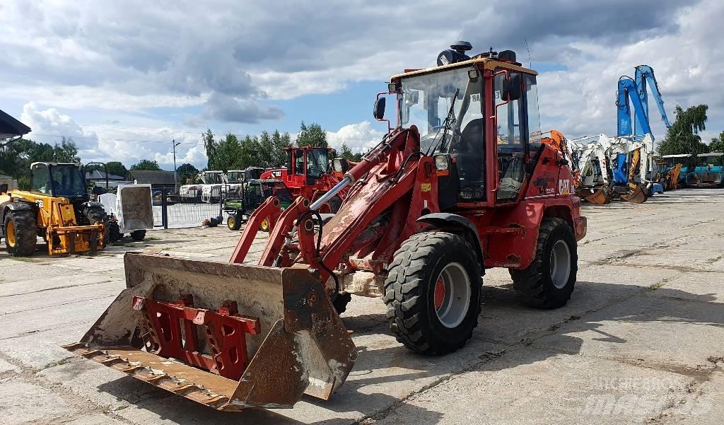 CAT 908 Kolesni nakladalci