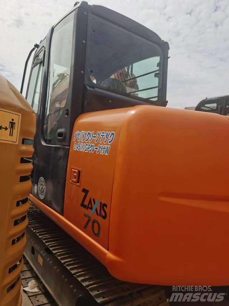 Hitachi ZX 70 Mini bagri <7t