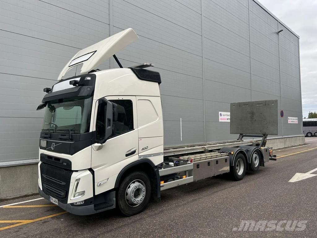 Volvo FM Razstavljivi tovornjaki z žičnimi dvigali