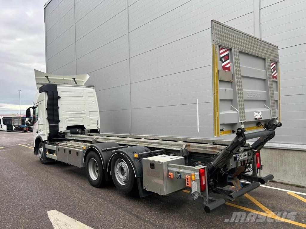 Volvo FM Razstavljivi tovornjaki z žičnimi dvigali