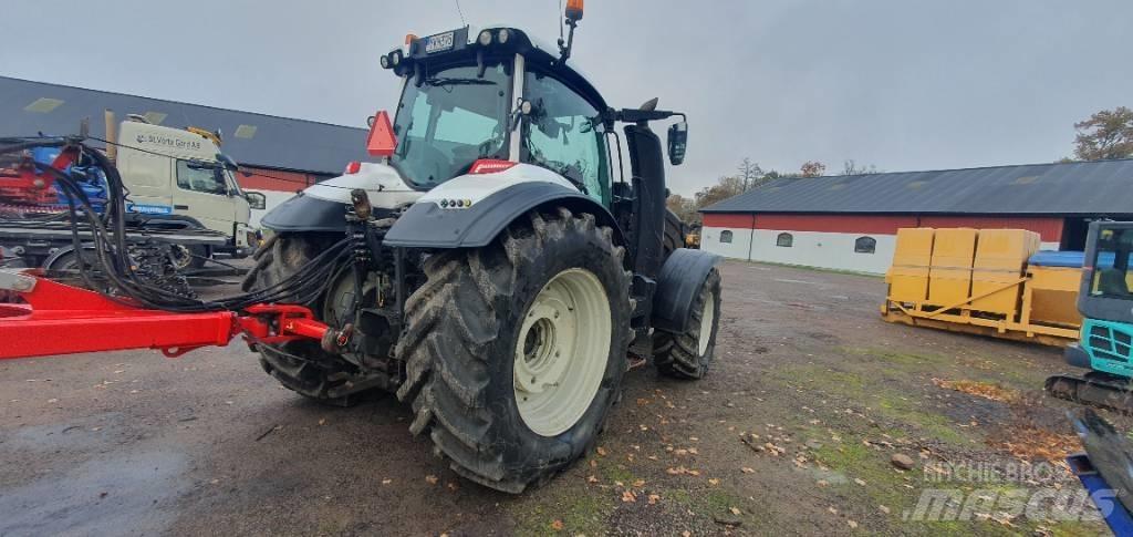 Valtra T 234 Versu Traktorji