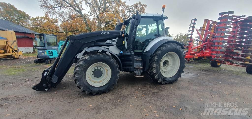 Valtra T 234 Versu Traktorji