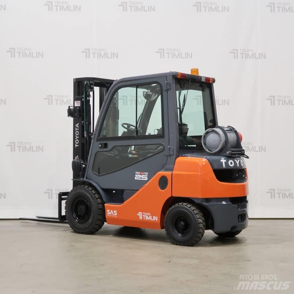Toyota 02-8FGF25 Plinski viličarji