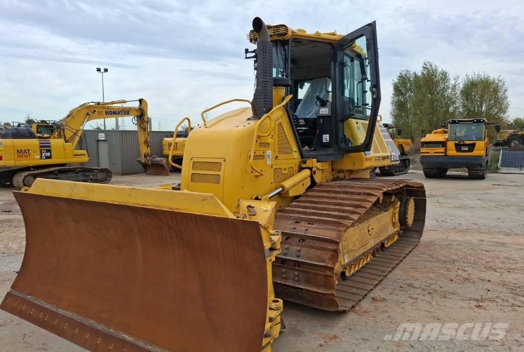Komatsu D61PXI-24E0 Buldožerji goseničarji