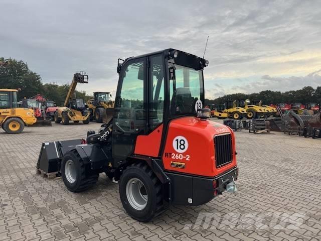 Kubota RT 260-2 Kolesni nakladalci