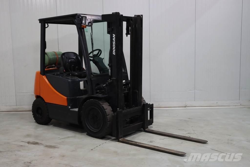 Doosan G25E-5 Plinski viličarji