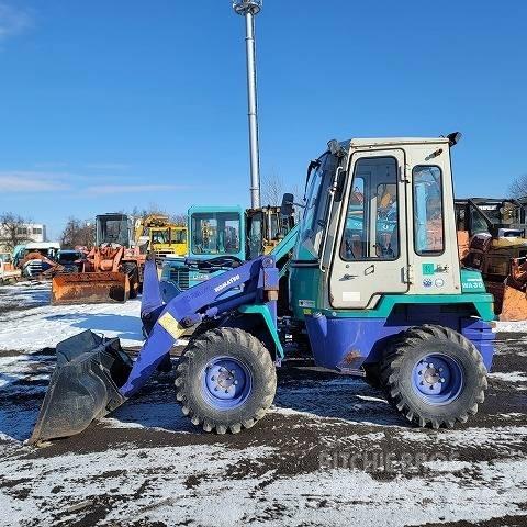 Komatsu WA30-5E0 Kolesni nakladalci
