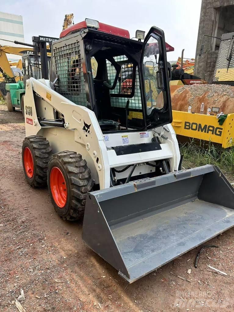 Bobcat S 130 Skid steer mini nakladalci