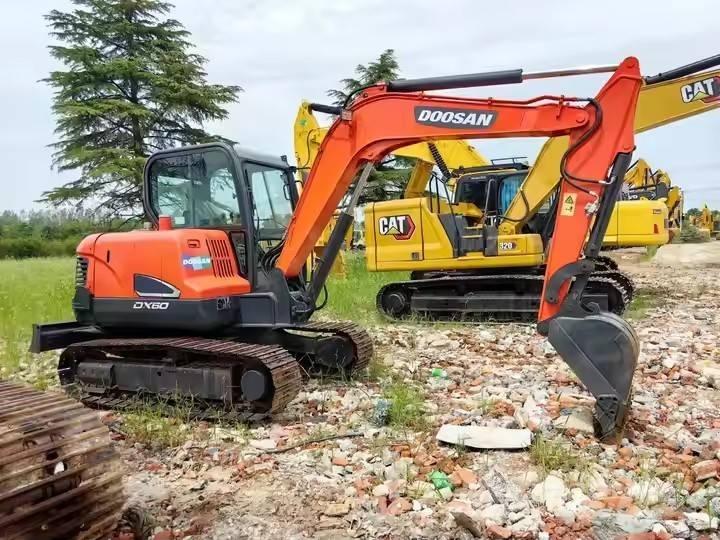 Doosan DX 60 Bagri goseničarji