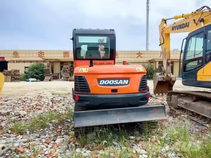 Doosan DX 60 Bagri goseničarji