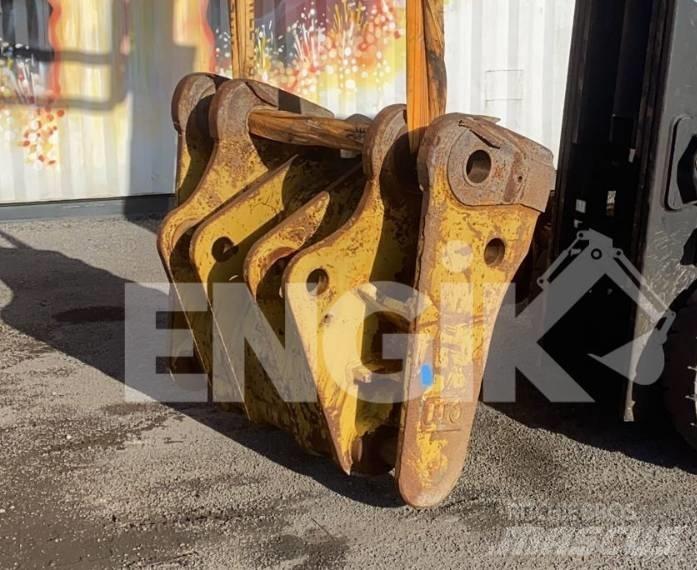 CAT Attache rapide Kolesni nakladalci