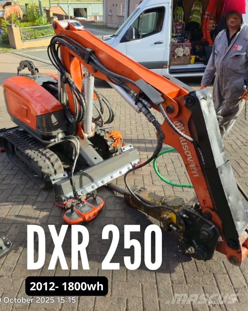 Husqvarna DXR 250 Rušilni bagri
