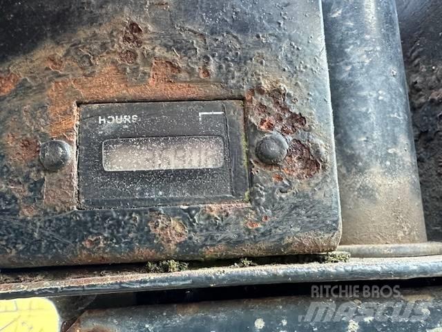 Terex Benford D9060S Ne cestni demperji
