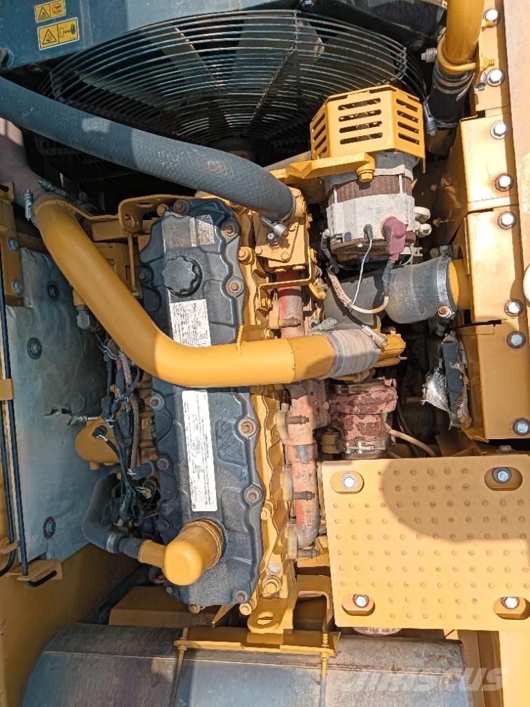 CAT 325 D Bagri goseničarji