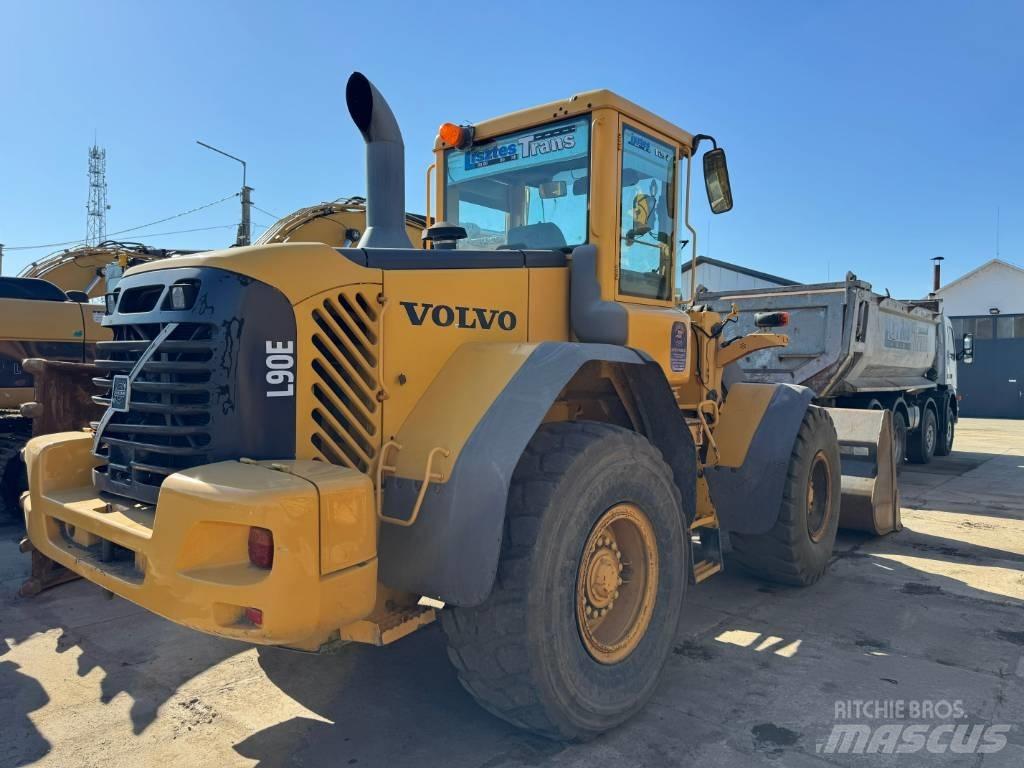 Volvo L 90 E Kolesni nakladalci