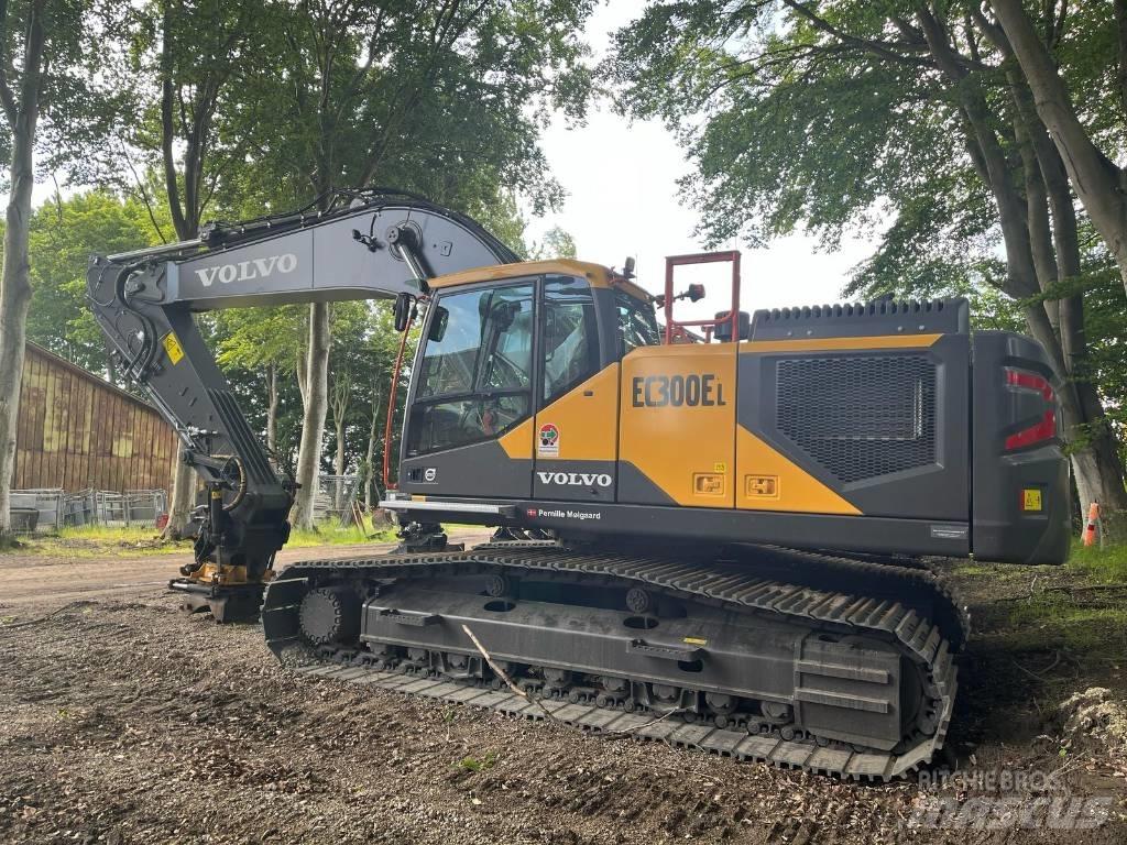 Volvo EC 300 Bagri goseničarji