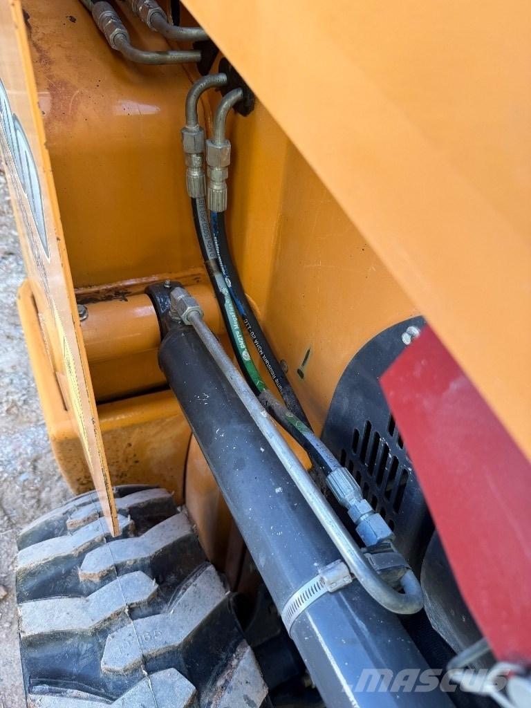 CASE SR 200 Skid steer mini nakladalci