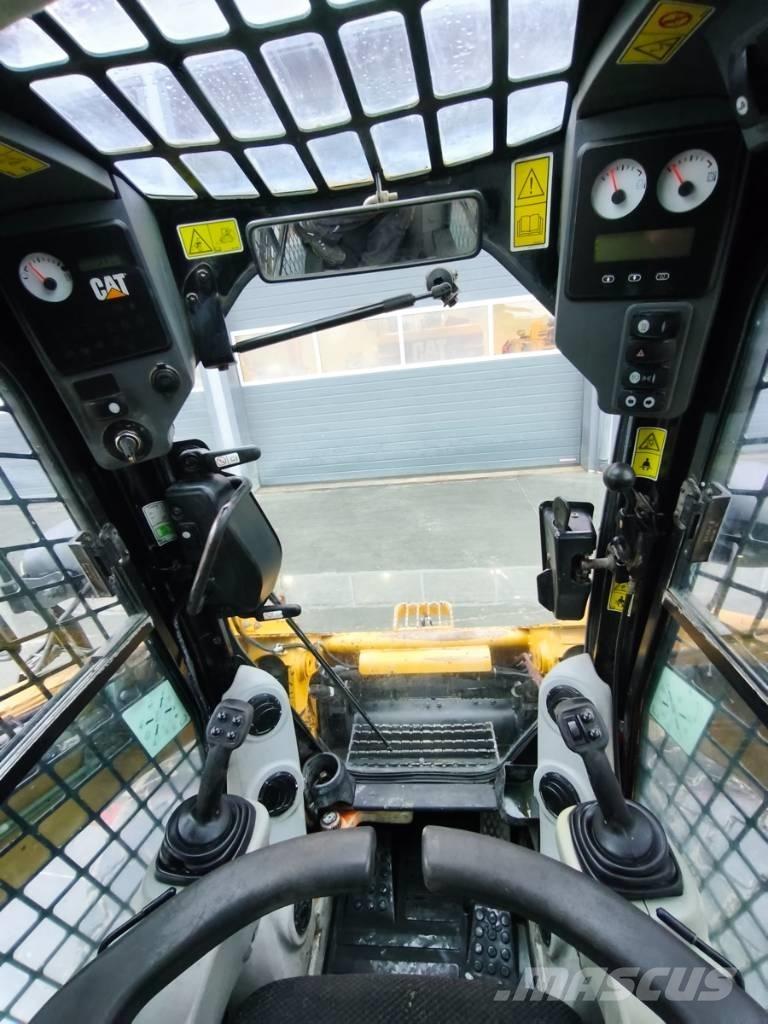 CAT 262 C Mini nakladalci