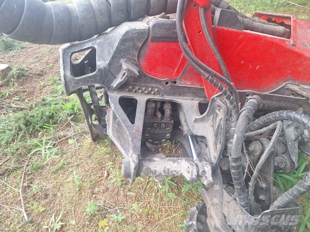 Komatsu 911 Harvesterji