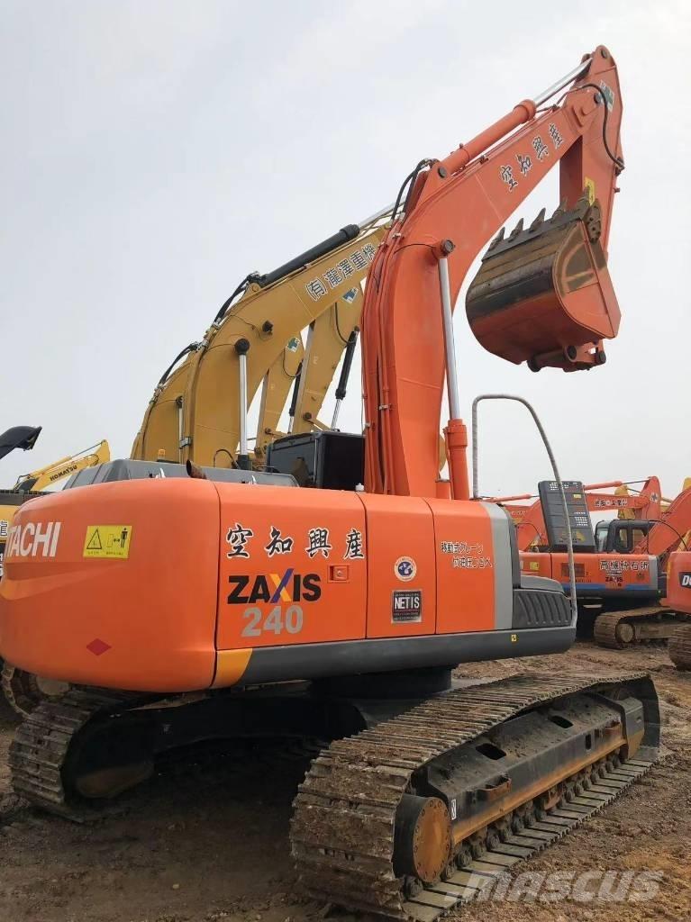 Hitachi 240 Bagri goseničarji