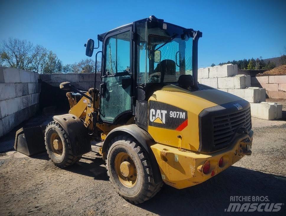 CAT 907 M Kolesni nakladalci