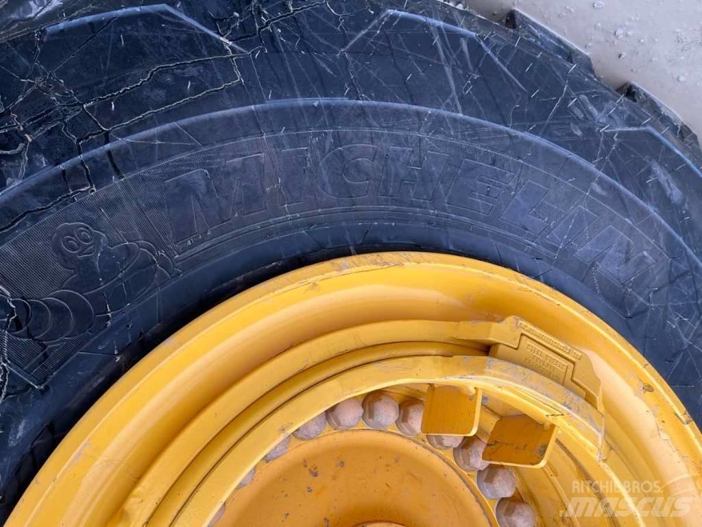 Volvo L250G Kolesni nakladalci