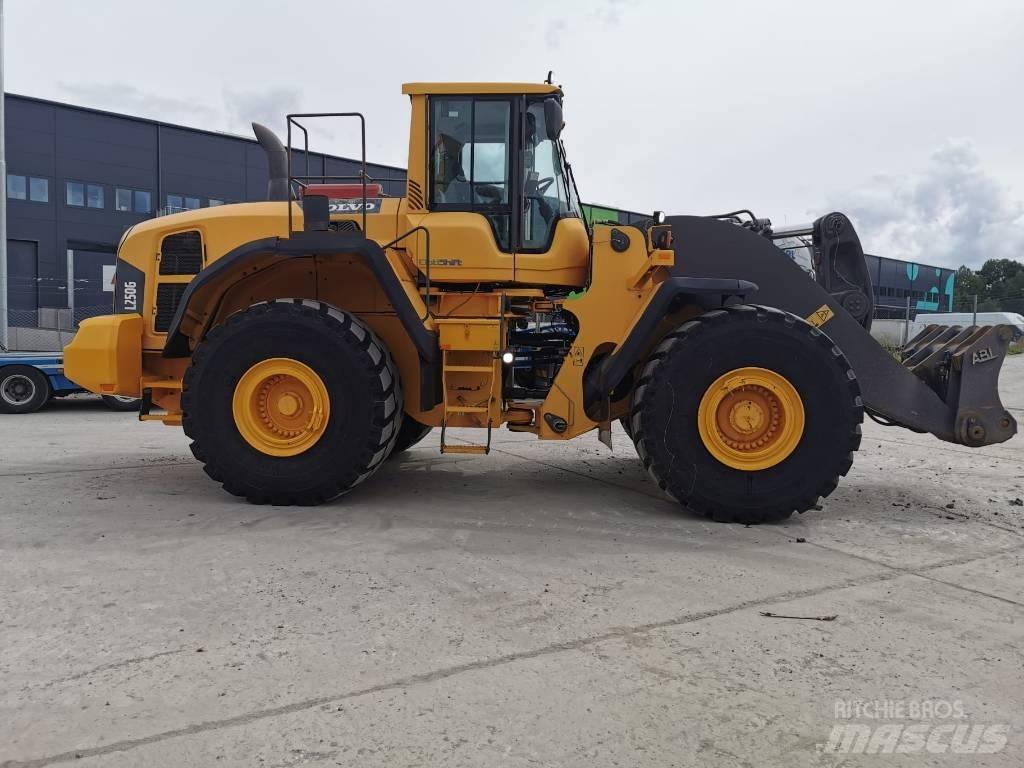Volvo L250G Kolesni nakladalci
