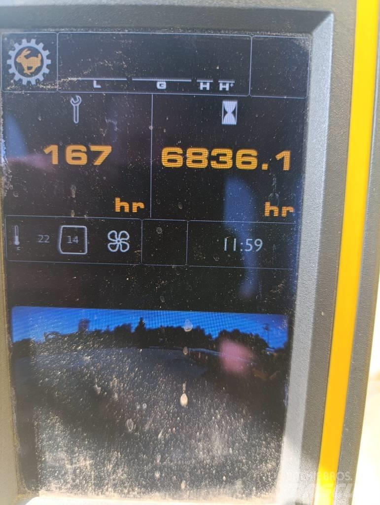 JCB JS 220 LC Bagri goseničarji