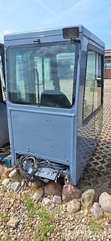 CASE 988 CK Kabine in notranjost