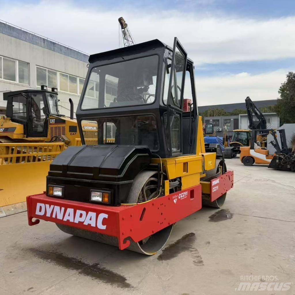 Dynapac CC 211 Dvojni valjarji
