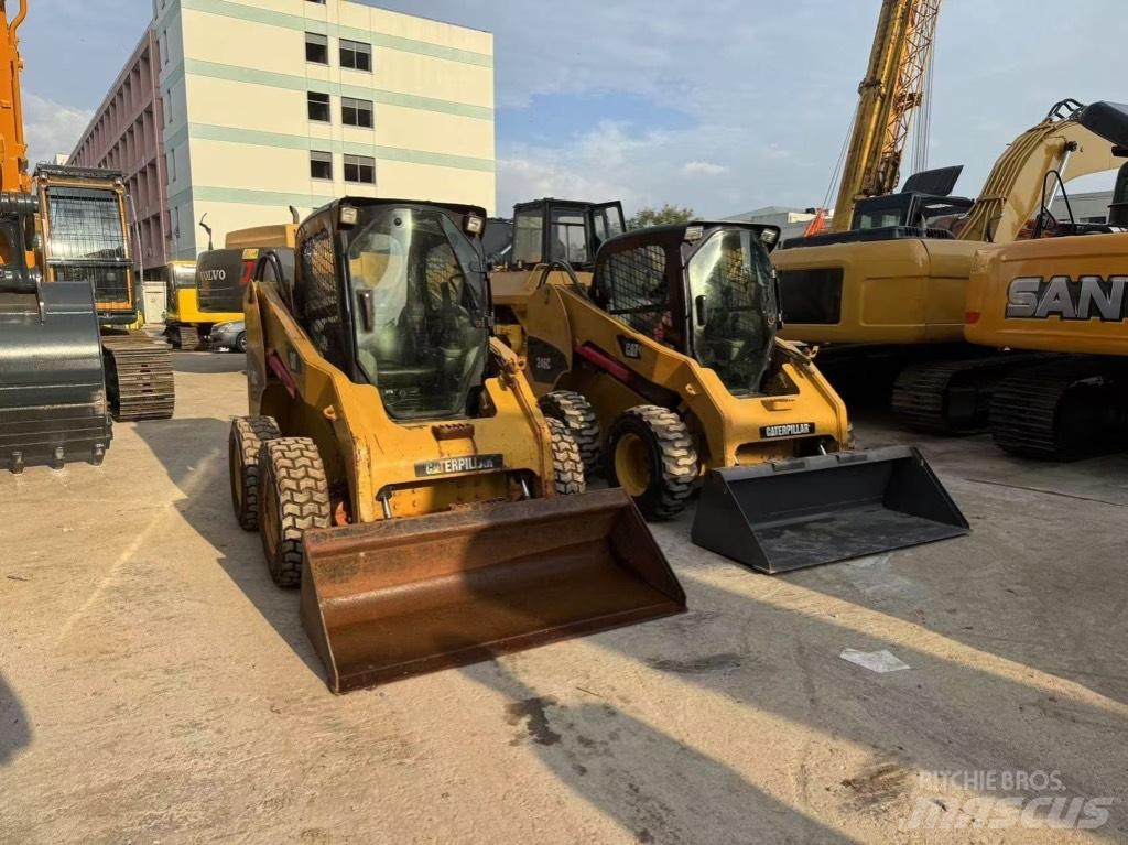 CAT 246 C Skid steer mini nakladalci