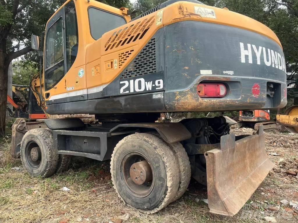 Hyundai R210W-9 Bagri na kolesih