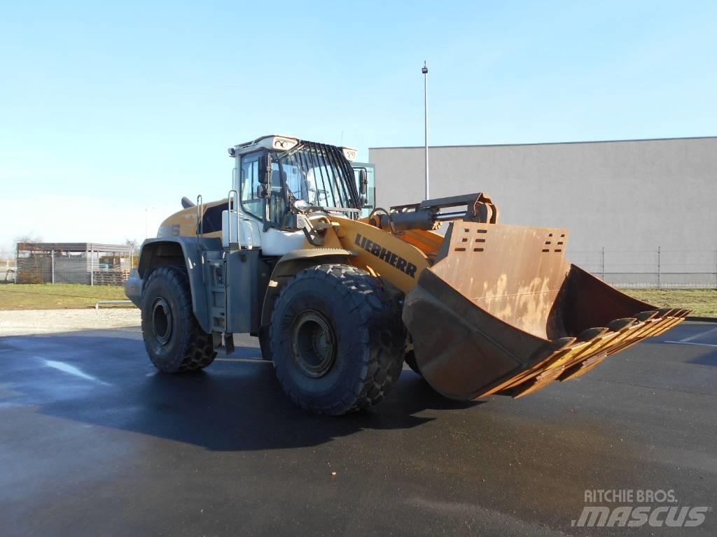 Liebherr L 586 Kolesni nakladalci