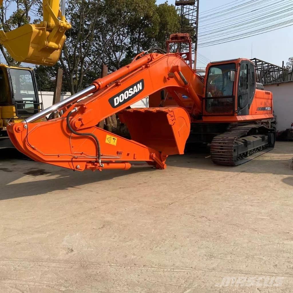 Doosan DX 300 LC Bagri goseničarji