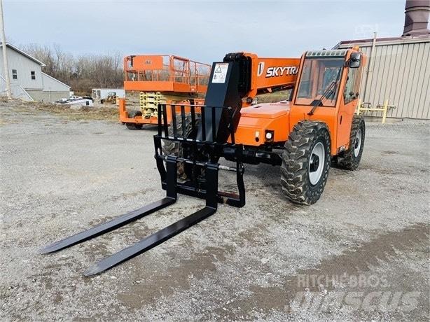 SkyTrak 8042 Teleskopski viličarji