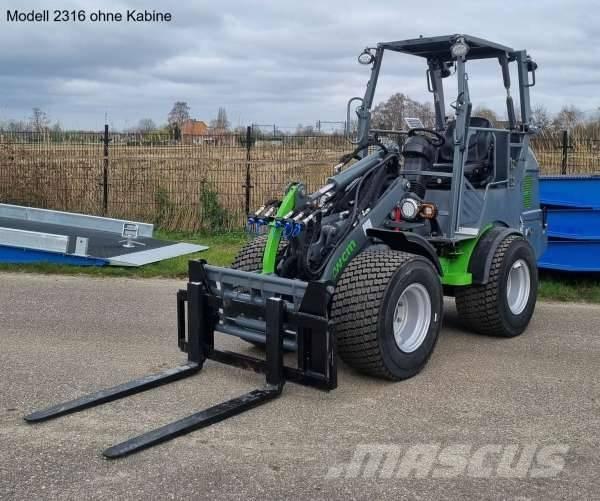 WCM L2316 und L2416 Čelni nakladalci in kopači