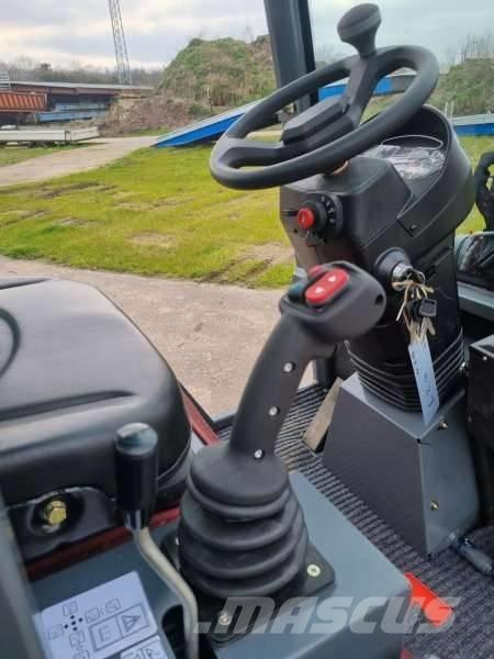 WCM L2316 und L2416 Čelni nakladalci in kopači