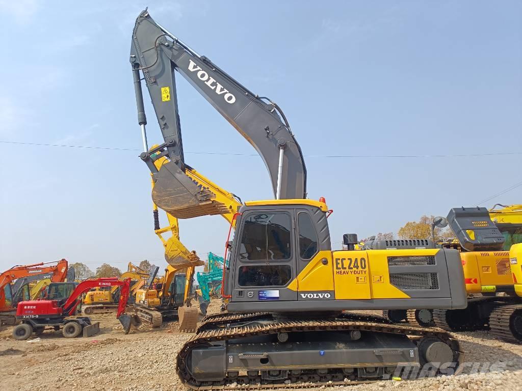 Volvo EC 240 Bagri goseničarji