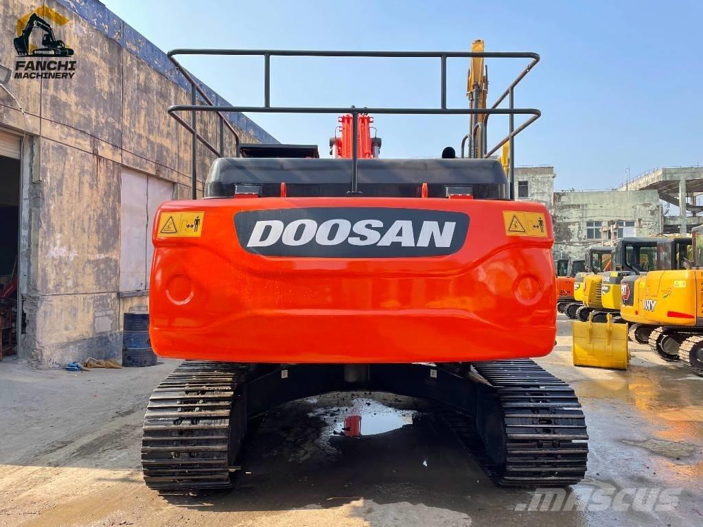 Doosan DX 300 LCA Bagri goseničarji
