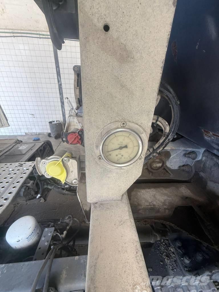 Fruehauf FST4FC, Polprikolice prekucniki - kiper