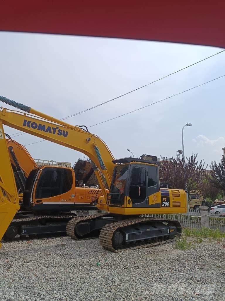 Komatsu PC 200 Bagri goseničarji