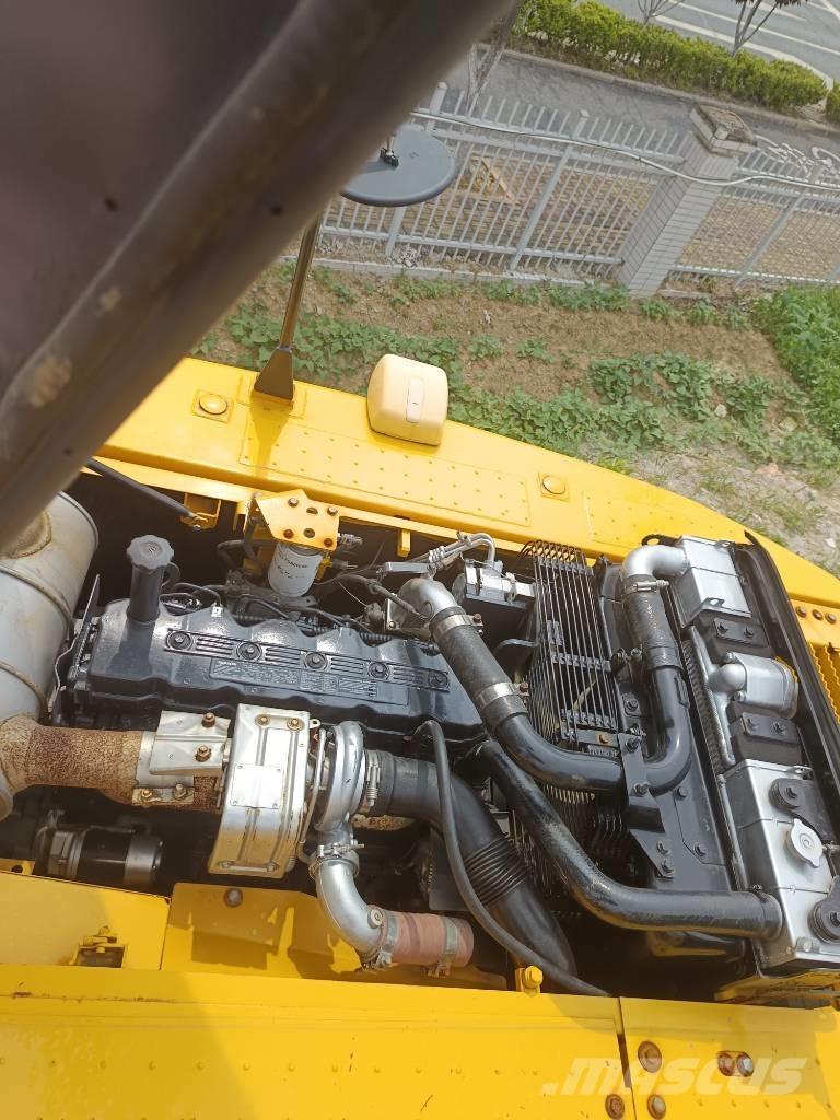 Komatsu PC 200 Bagri goseničarji