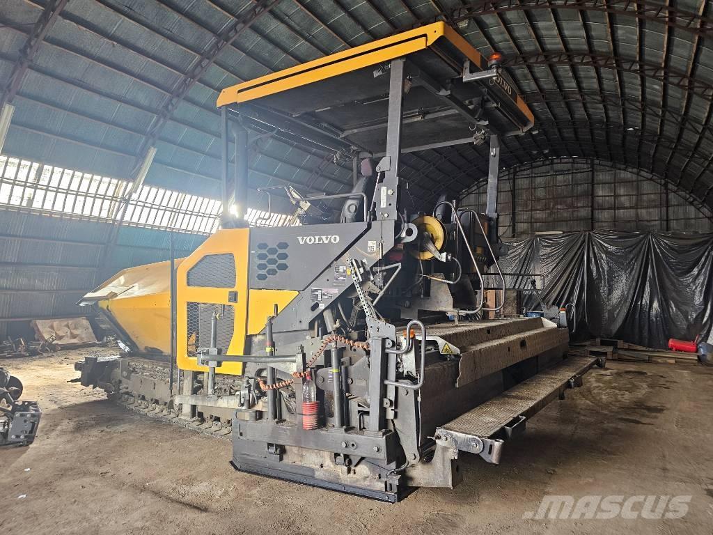 Volvo P6820C Asfaltni finišerji