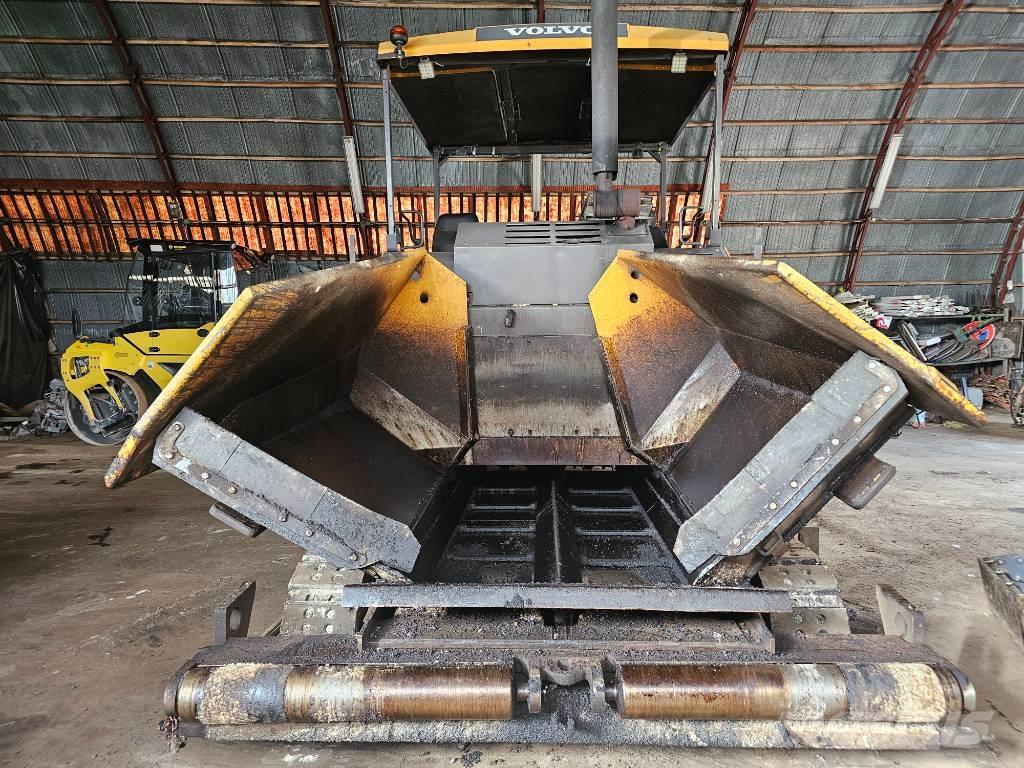 Volvo P6820C Asfaltni finišerji