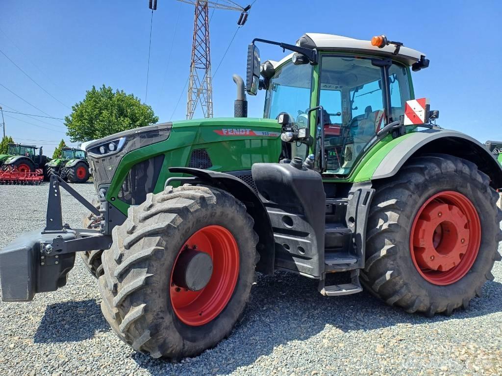 Fendt 933 Vario Traktorji