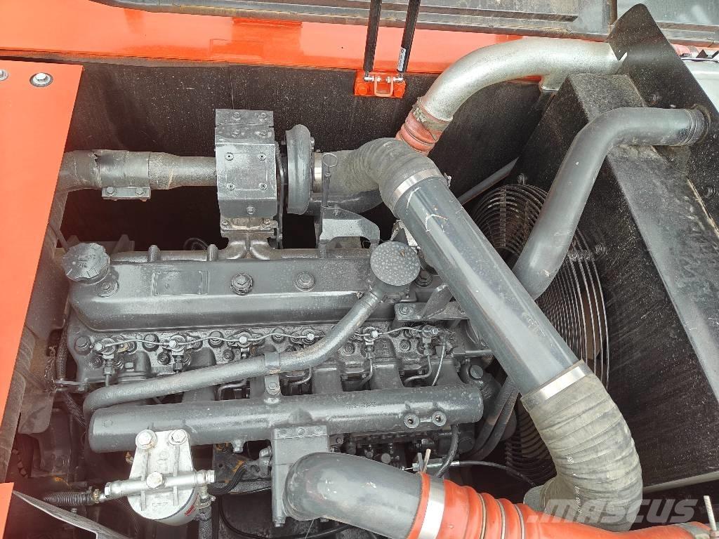 Doosan 225 LCA Bagri goseničarji