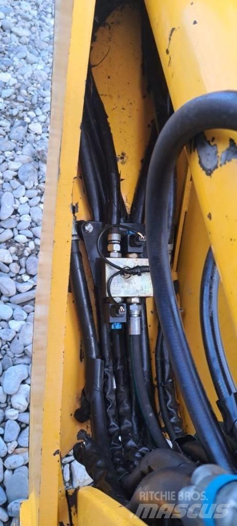 JCB 3 CX Rovokopači